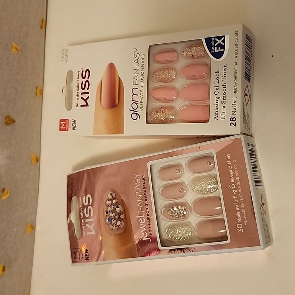Brand new 2 set of Kiss Glam Jewel Fantasy nails.